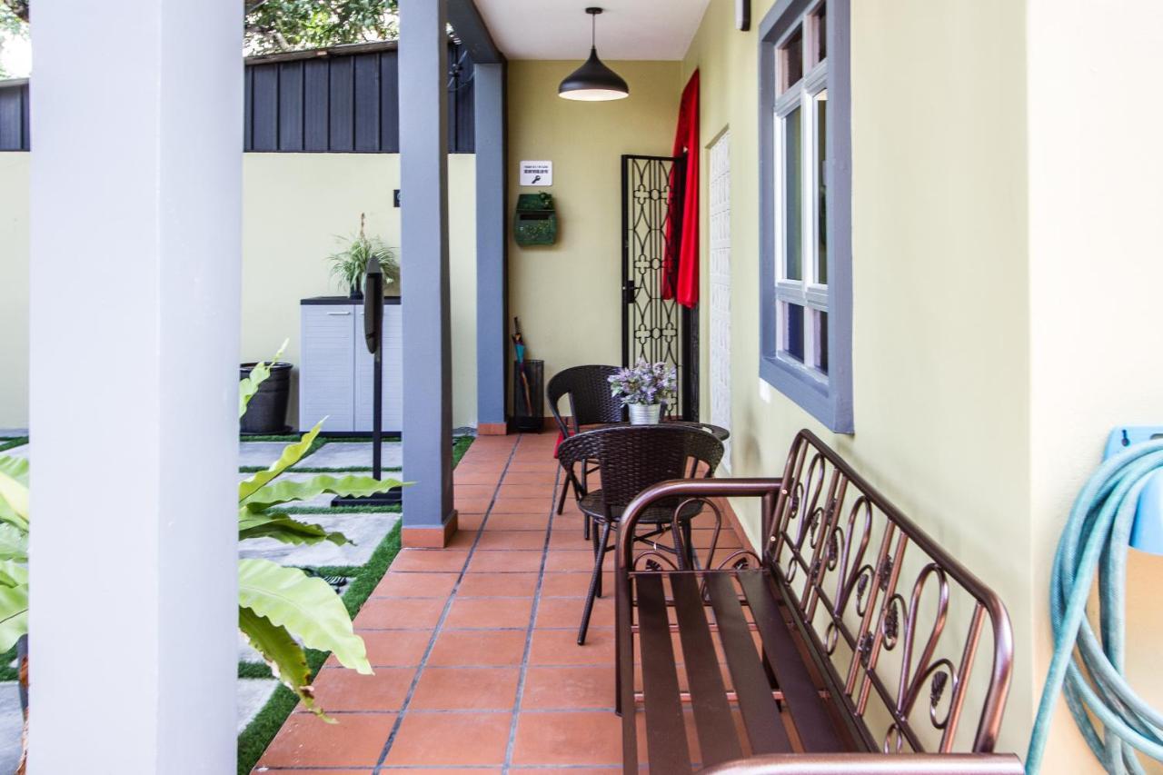 Explore 5Br Gardenhouse Retreats Butterworth Luaran gambar