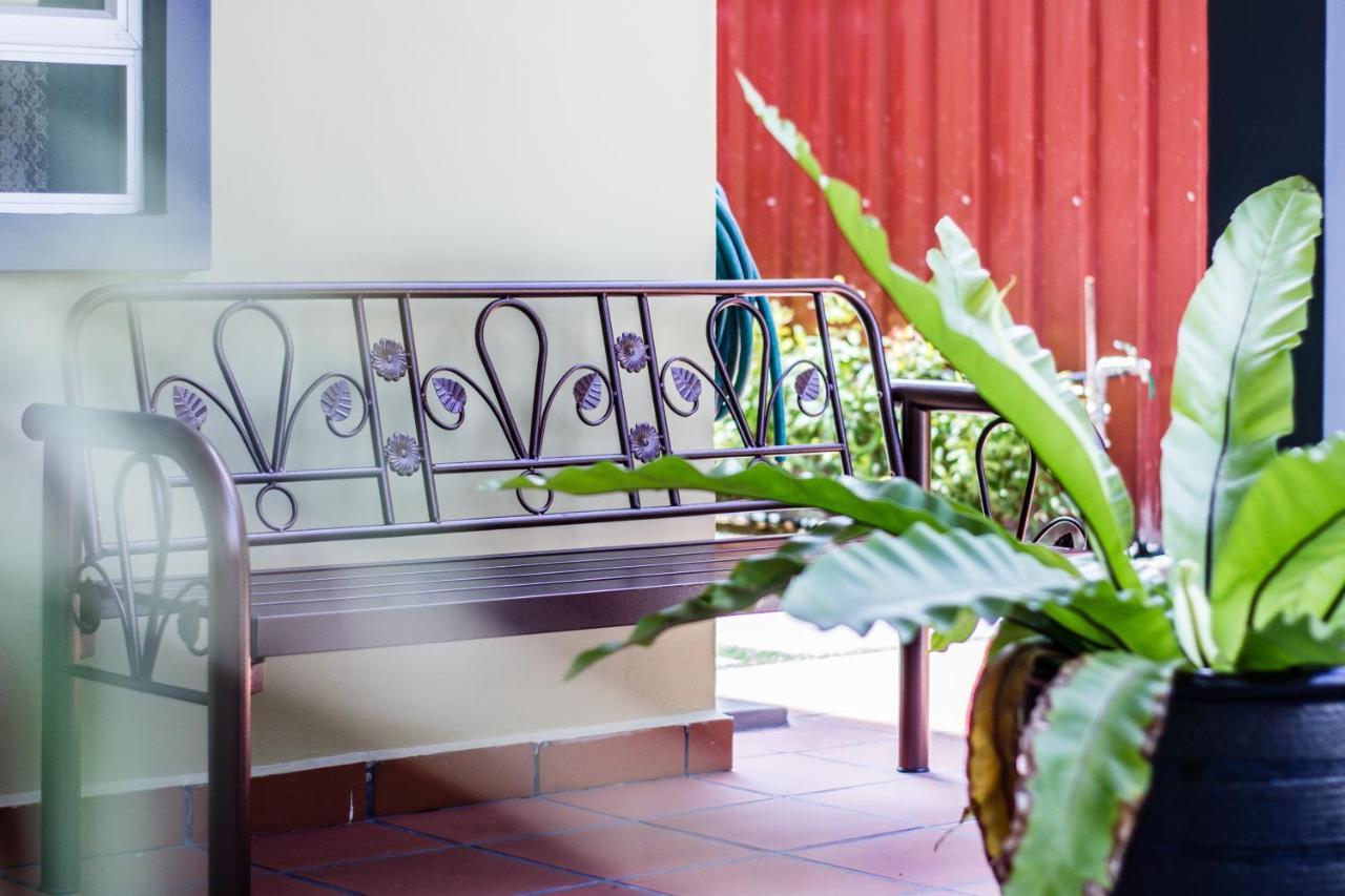 Explore 5Br Gardenhouse Retreats Butterworth Luaran gambar