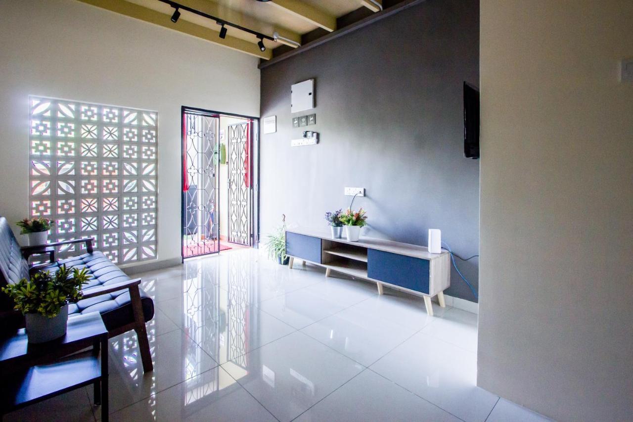 Explore 5Br Gardenhouse Retreats Butterworth Luaran gambar
